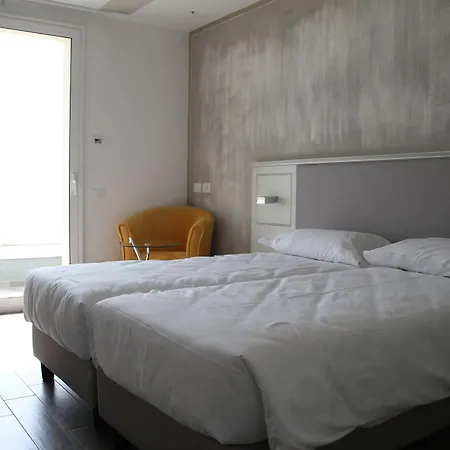 Paradiso 4*