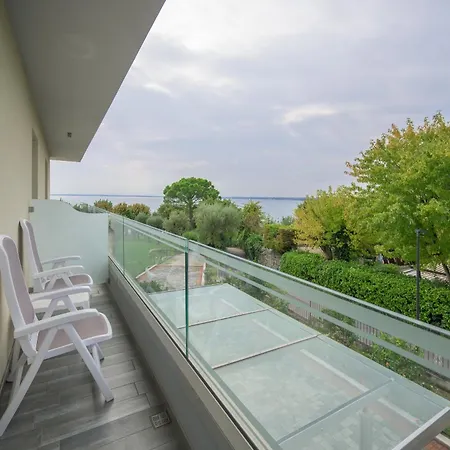 酒店 天堂别墅套房酒店 Moniga del Garda