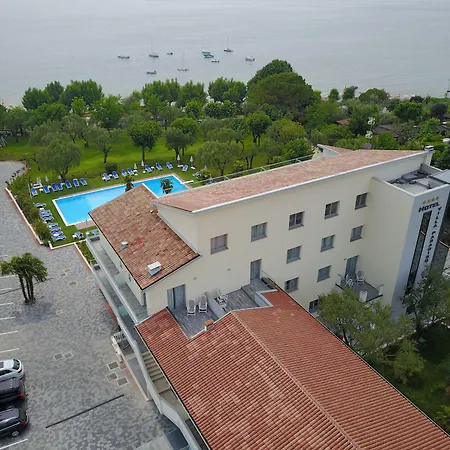 Paradiso Moniga del Garda