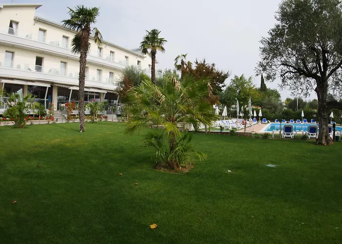 Paradiso 4*