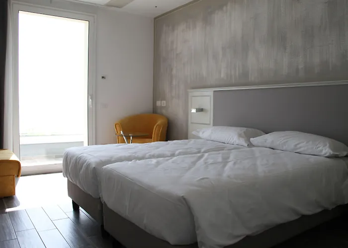 Paradiso 4*