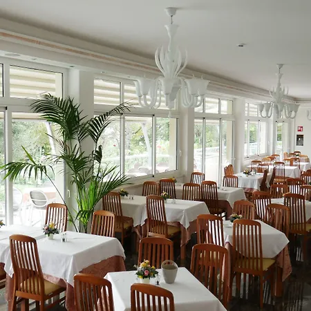 فندق Paradiso Moniga del Garda