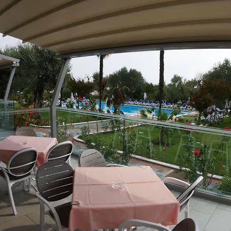 Paradiso 4*