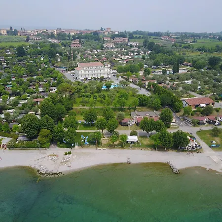 Paradiso فندق
