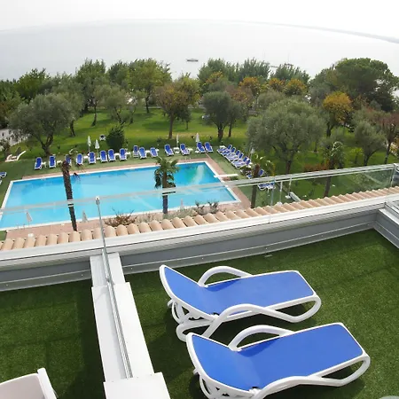 فندق Paradiso 4*